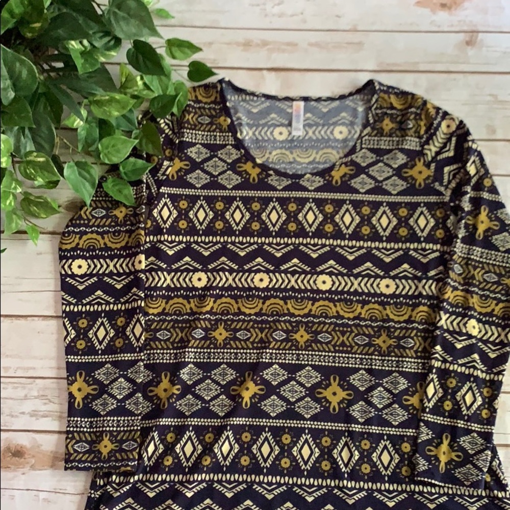 LULAROE LLR LYNNAE LONG SLEEVE SHIRT SIZE S